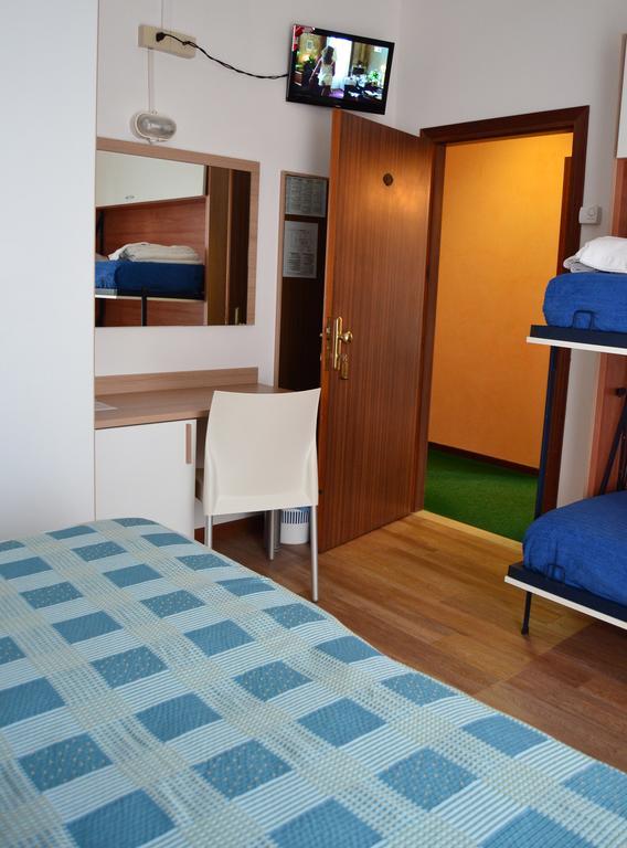 Hotel Midi Лидо-ди-Езоло Экстерьер фото