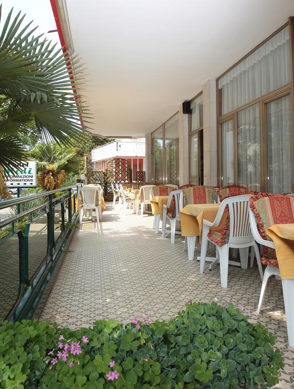 Hotel Midi Лидо-ди-Езоло Экстерьер фото