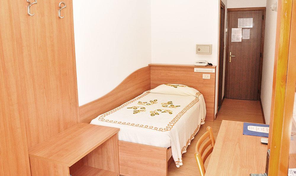 Hotel Midi Лидо-ди-Езоло Экстерьер фото